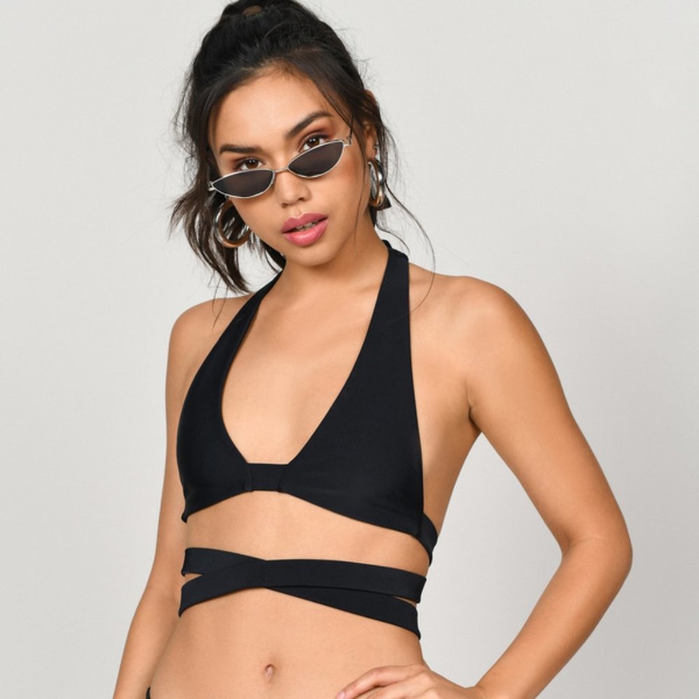 TOBI Lean Close Black Halter Monokini